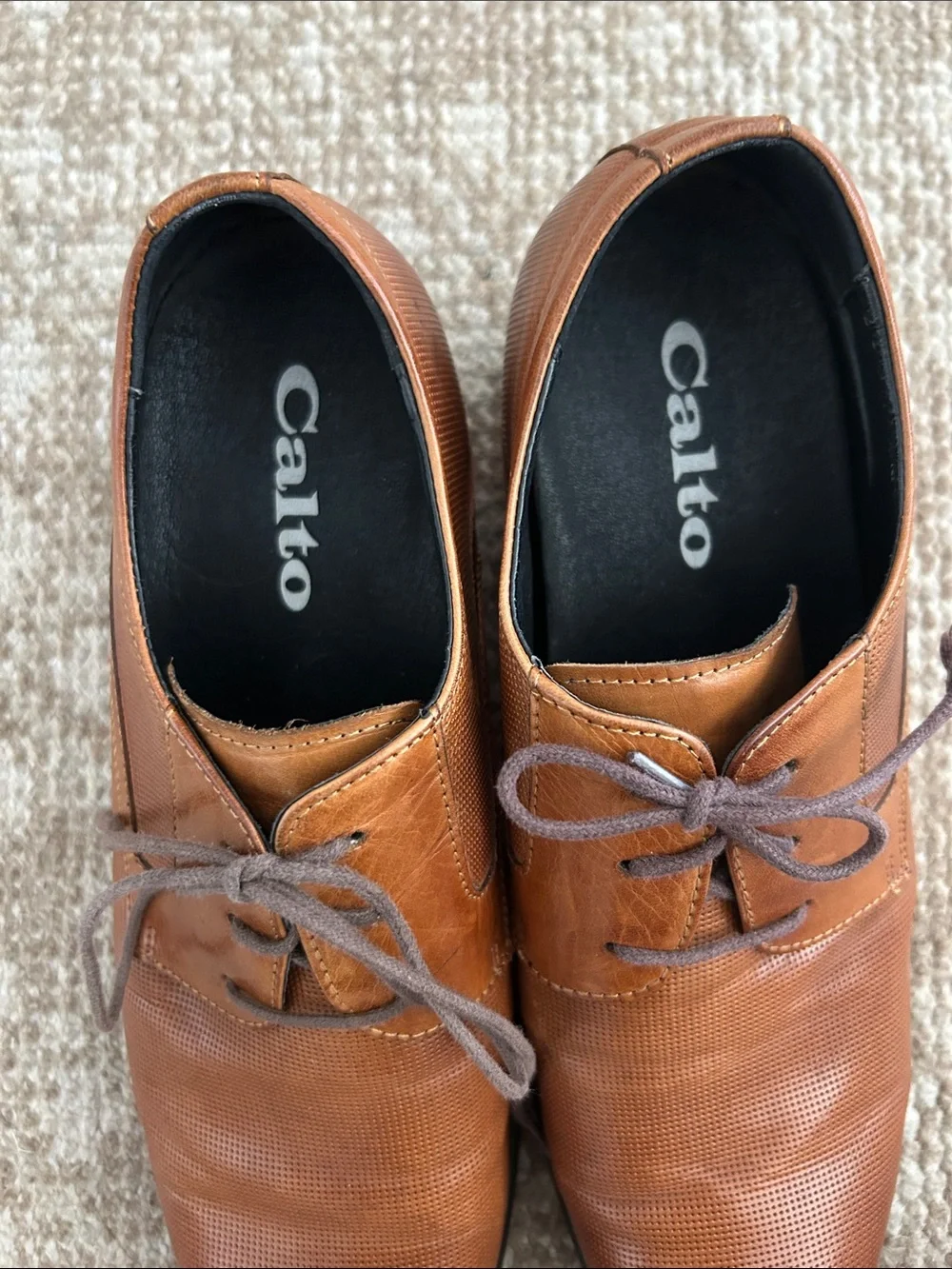 Calto Men's Brown Leather Lace-Up Dress Shoes. Size 10
